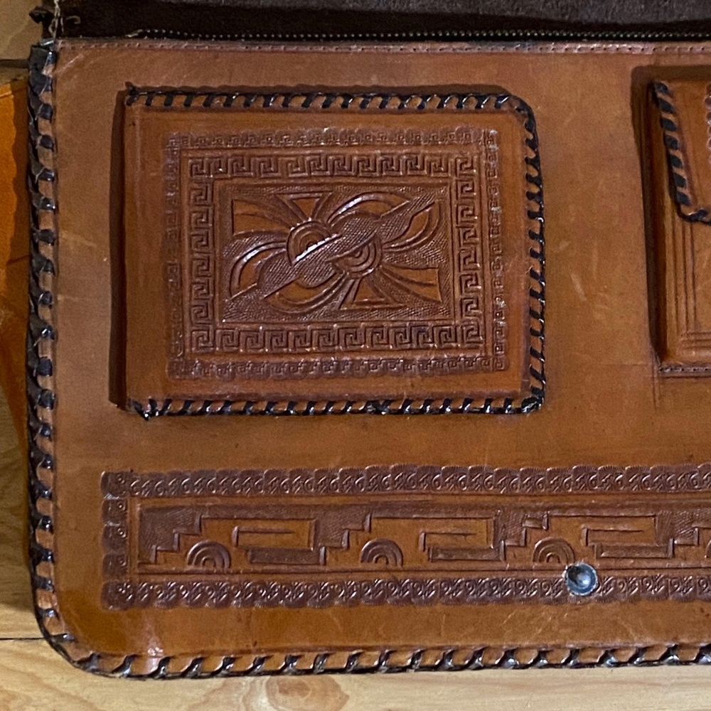 Vintage Hand Tooled Carved Siesta Mexico Leather Handbag w/Small Wallet - Picture 6 of 16